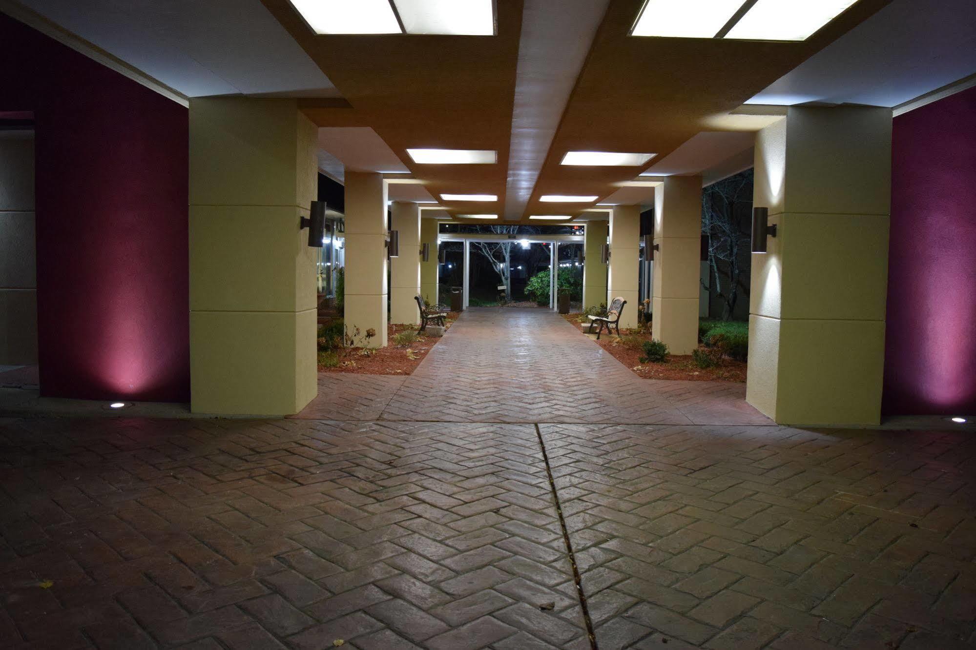 Quality Inn Roanoke Airport Ngoại thất bức ảnh